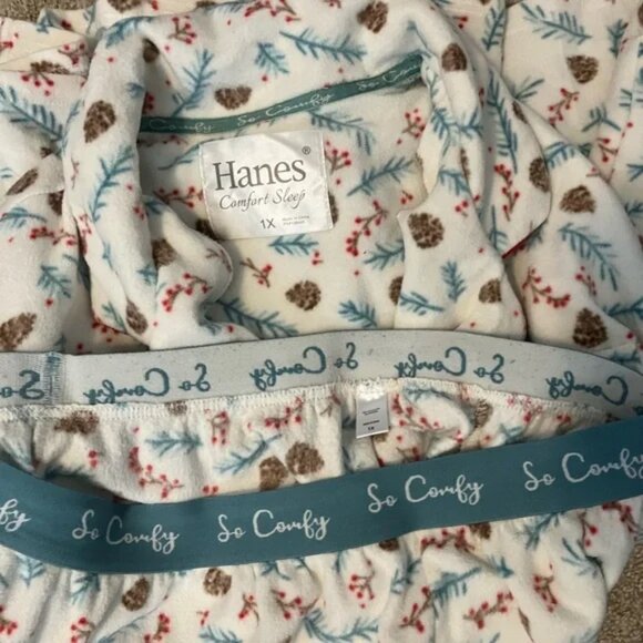 Hanes Comfort Sleep White Green Fleece Pinecone Winter Holiday Pajama Set - Picture 5 of 8
